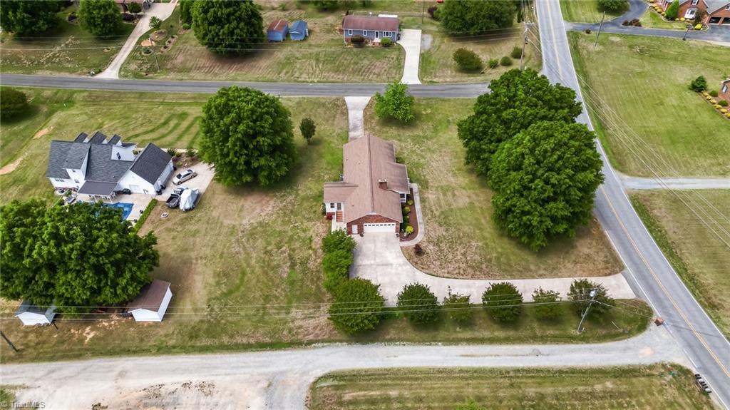 1540 Thomas Road Lexington, NC 27295 - Photo 37 of 42