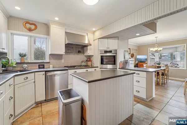 $748,000 | 15 Ella Lane, Wayne, NJ 07470