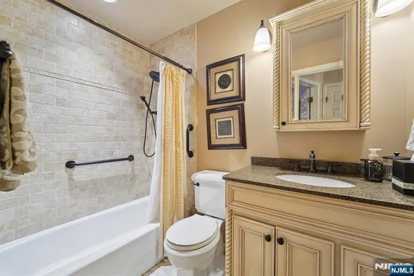 $748,000 | 15 Ella Lane, Wayne, NJ 07470