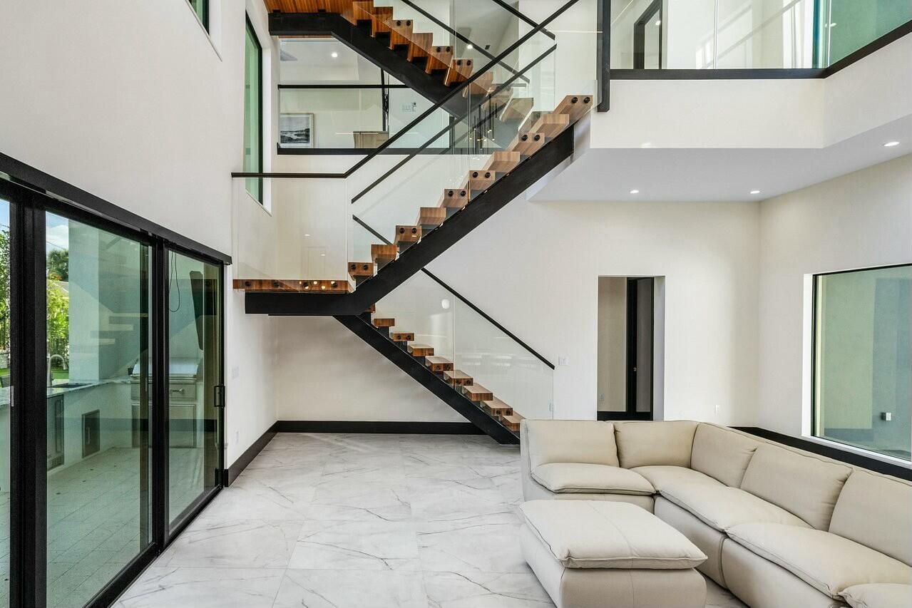 13480 Highway 1 Juno Beach, FL 33408 - Photo 19 of 90 STAIRCASE