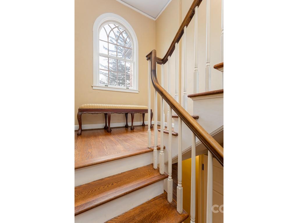 11 Hilltop Road Asheville, NC 28803 - Photo 25 of 42 a view of entryway