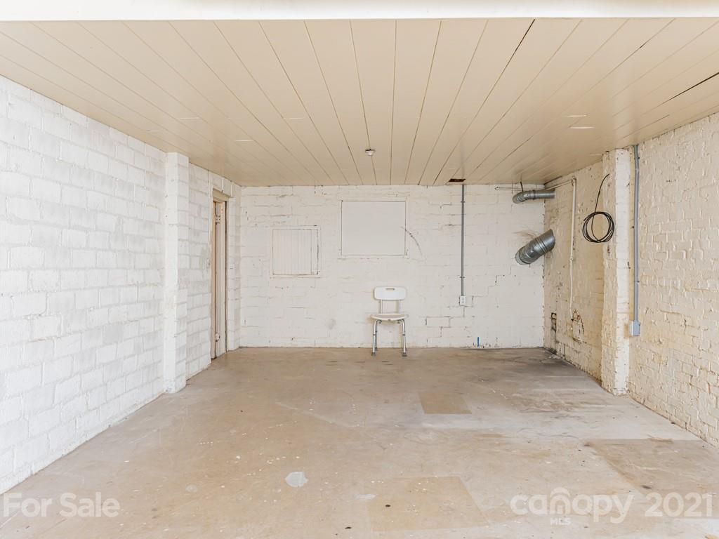 11 Hilltop Road Asheville, NC 28803 - Photo 35 of 42 a view of empty room