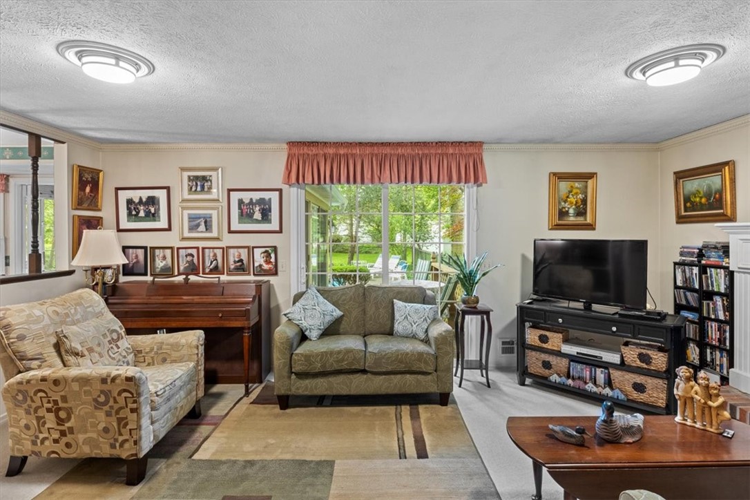 122 Jackson Rd Extension Penfield, NY 14526 - Photo 12 of 39