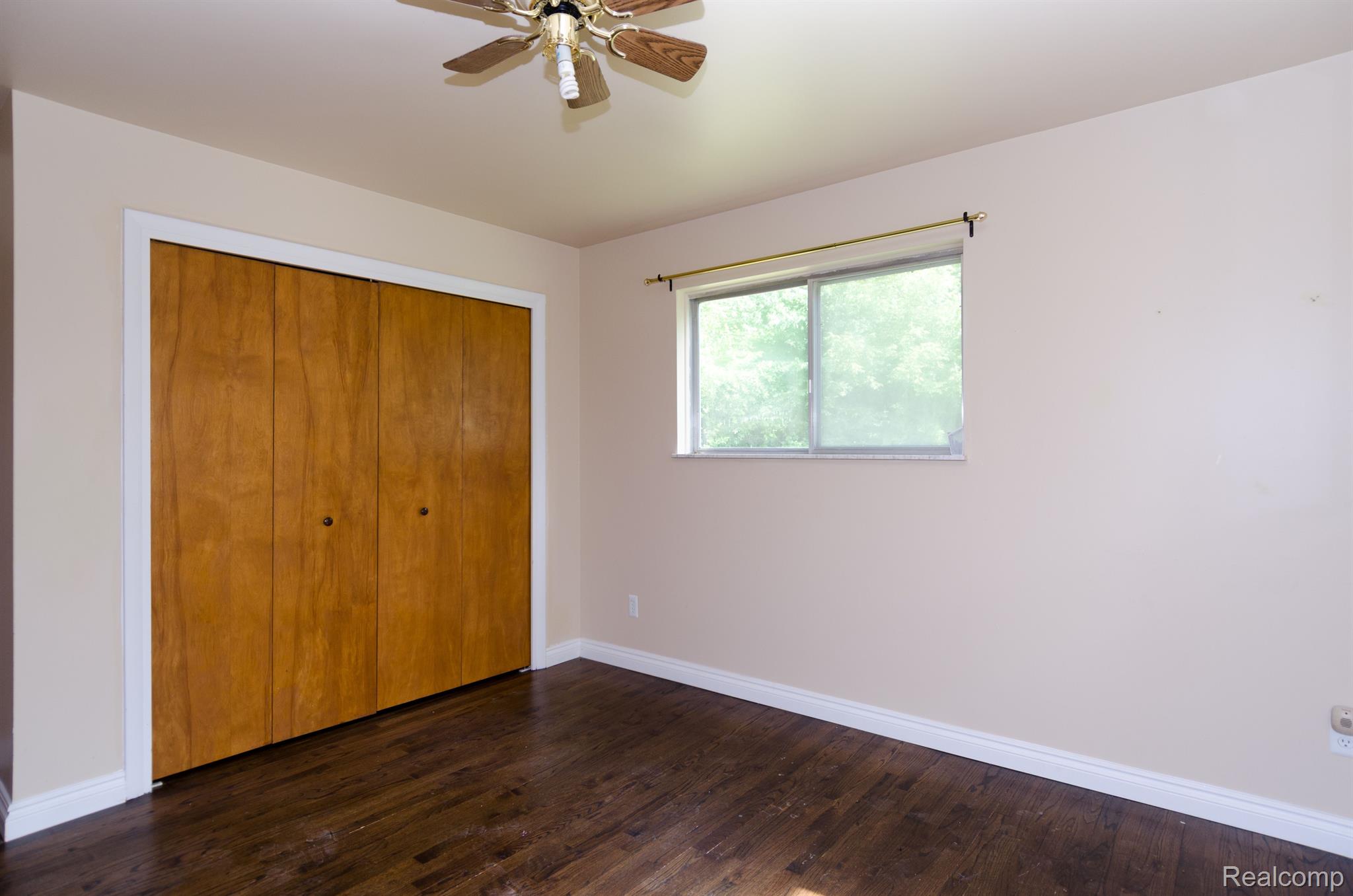 5335 Wayne Road White Lake, MI 48383 - Photo 19 of 29 5335 Wayne Rd - Master Bedroom.