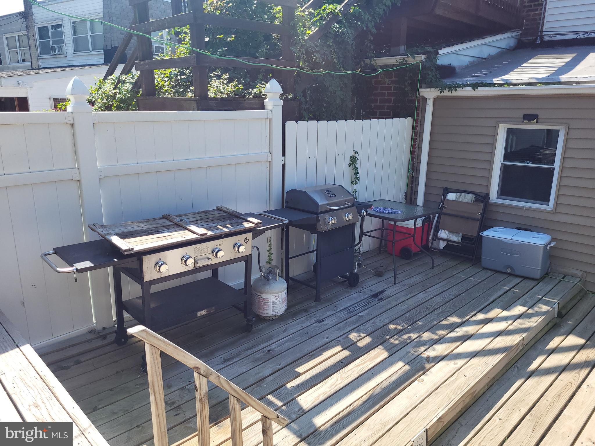 4215 Fairdale Road Philadelphia, PA 19154 - Photo 17 of 39 Bi-Level Deck