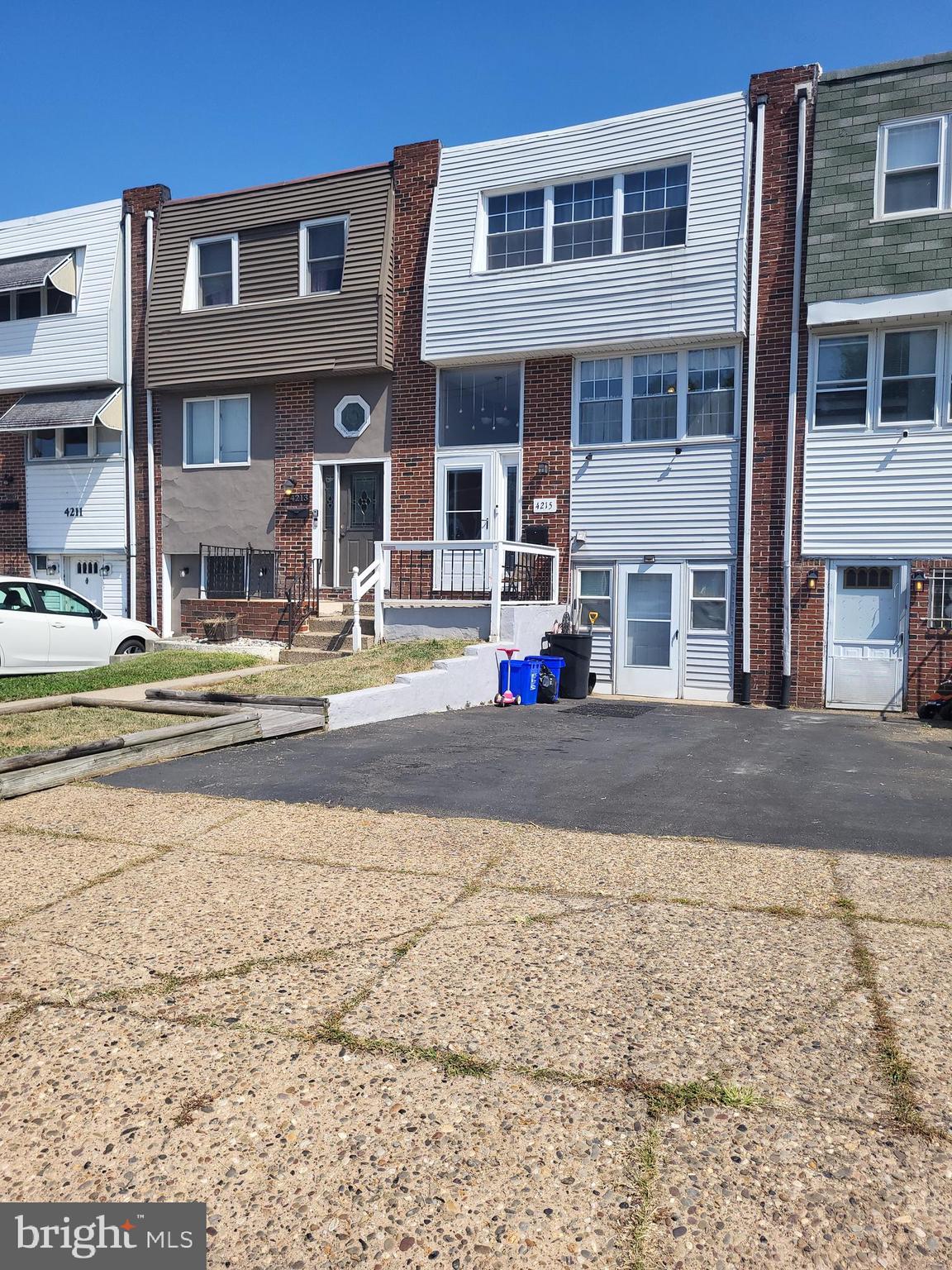 4215 Fairdale Road Philadelphia, PA 19154 - Photo 2 of 39 Exterior Front