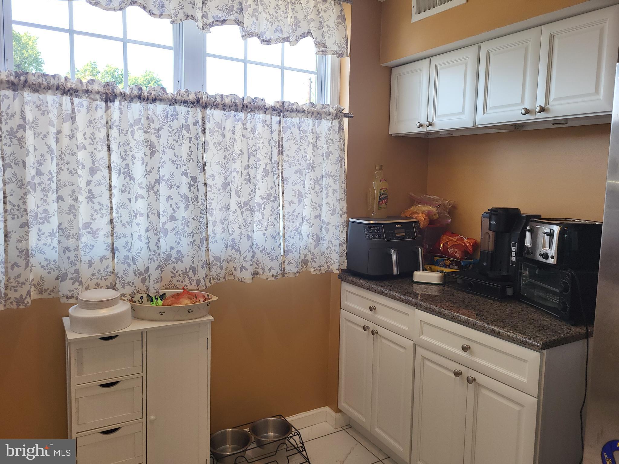 4215 Fairdale Road Philadelphia, PA 19154 - Photo 6 of 39 Kitchen