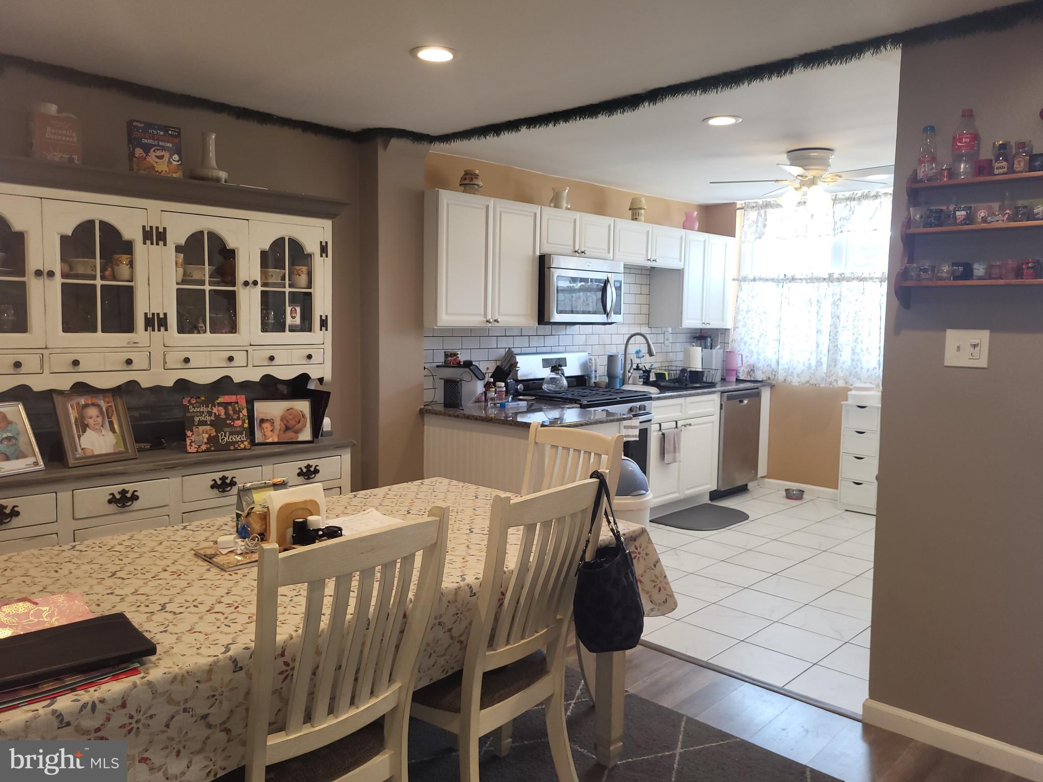4215 Fairdale Road Philadelphia, PA 19154 - Photo 7 of 39 Dining Area