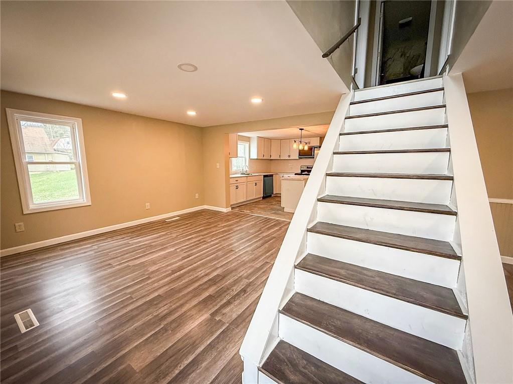 416 Oneida Valley Road Butler, PA 16001 - Photo 21 of 40 a view of an entryway
