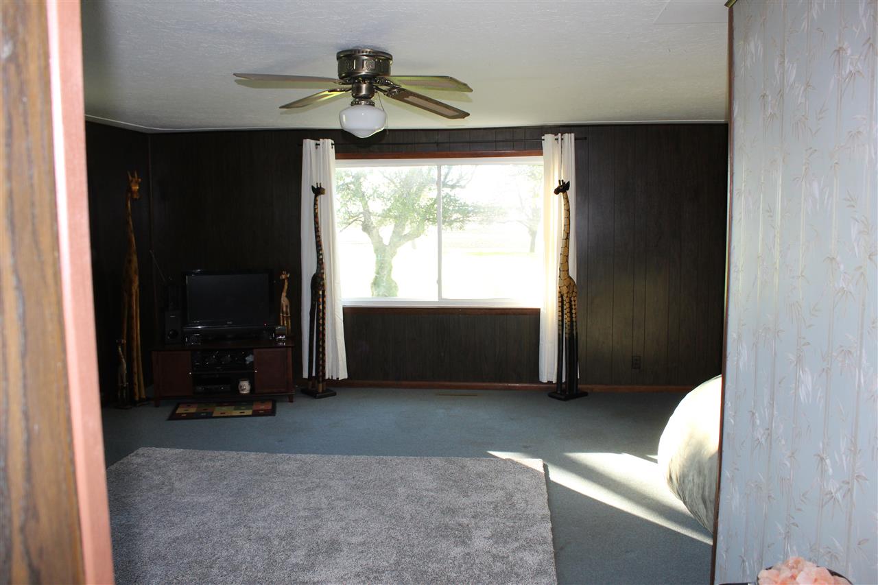 8987 Cram Road Chesaning, MI 48616 - Photo 29 of 45 31399147-28.JPG