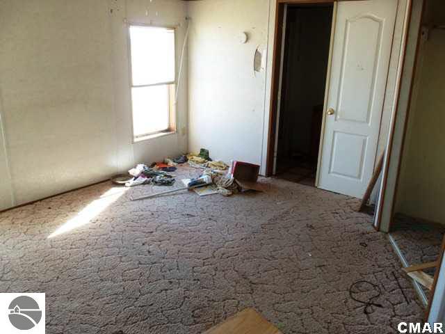 5485 West Brooks Road St. Louis, MI 48880 - Photo 7 of 20 1766903-6.JPG