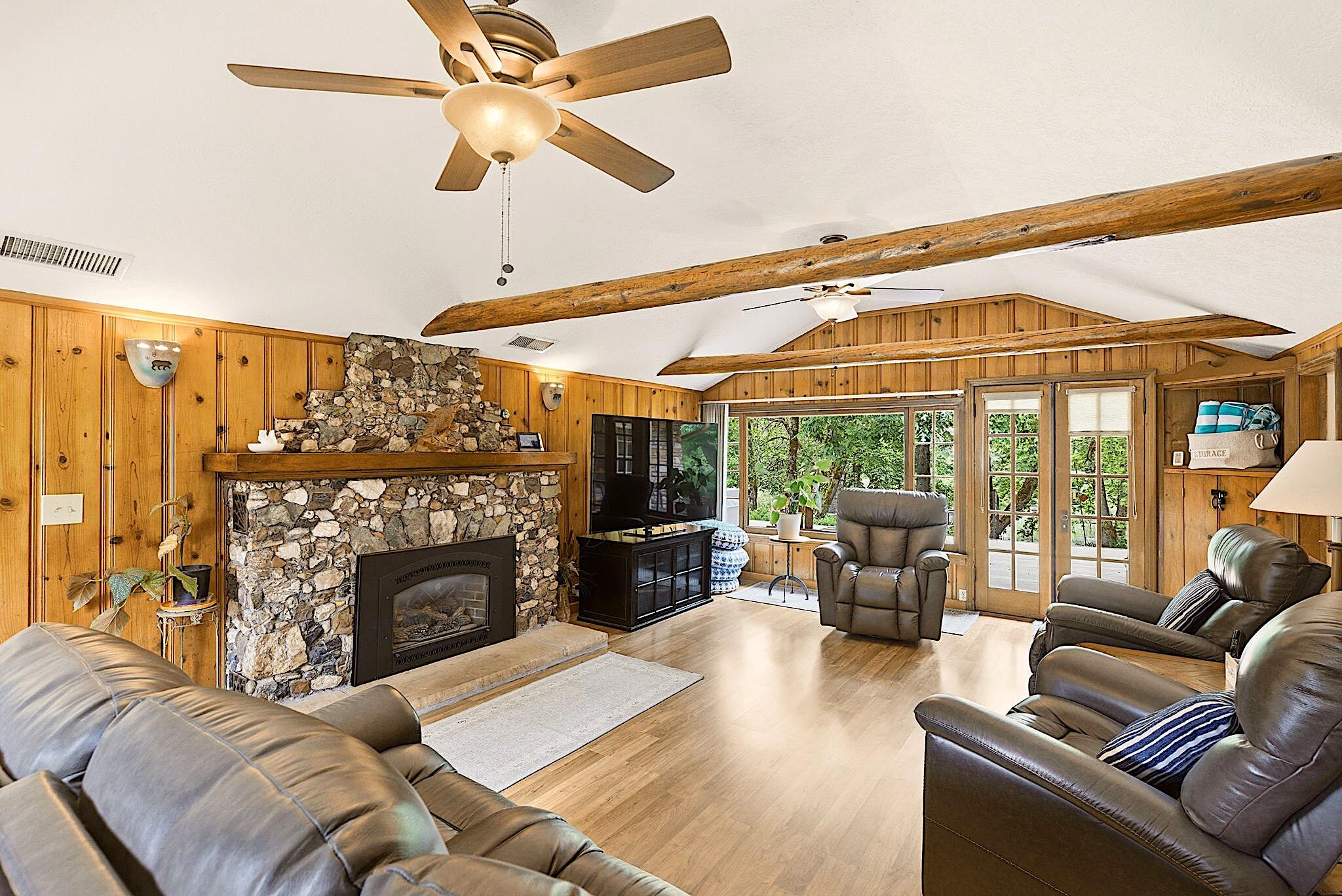 8720 Rogue River Highway Grants Pass, OR 97527 - Photo 7 of 51 17-web-or-mls-8720-rogue-river-hwy