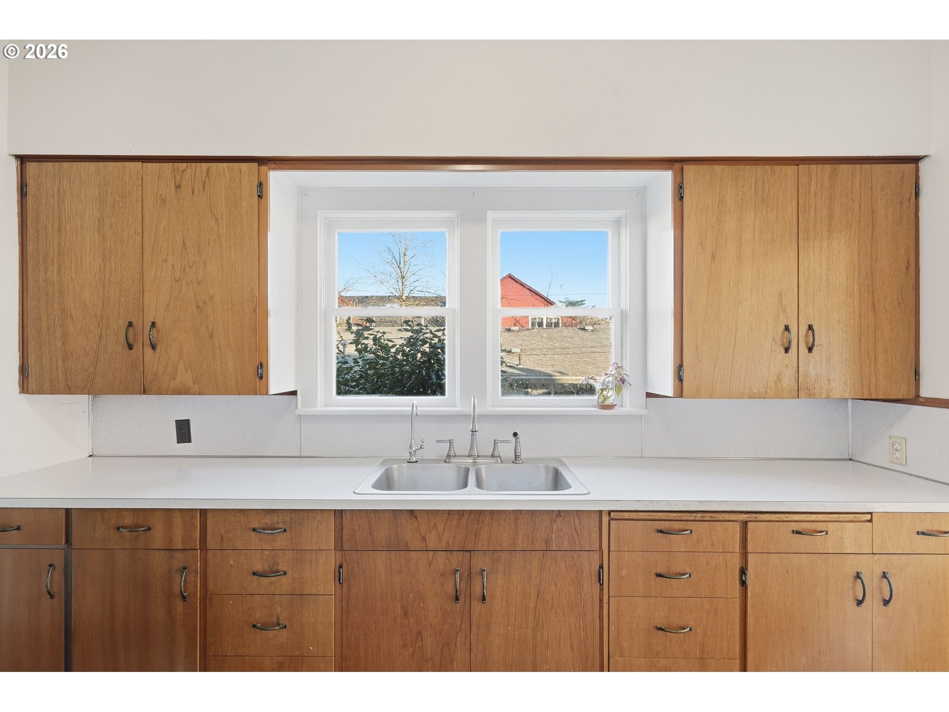 7619 Southeast Insley Street Portland, OR 97206 - Photo 11 of 20