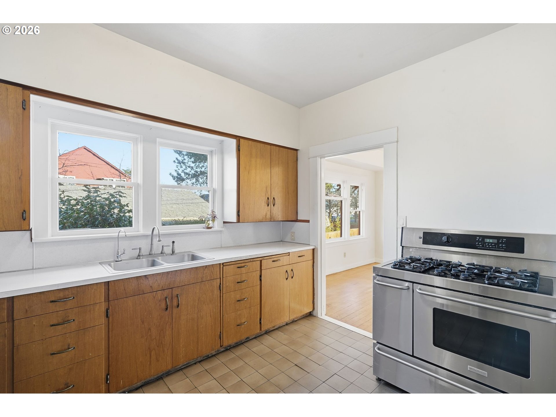 7619 Southeast Insley Street Portland, OR 97206 - Photo 12 of 20