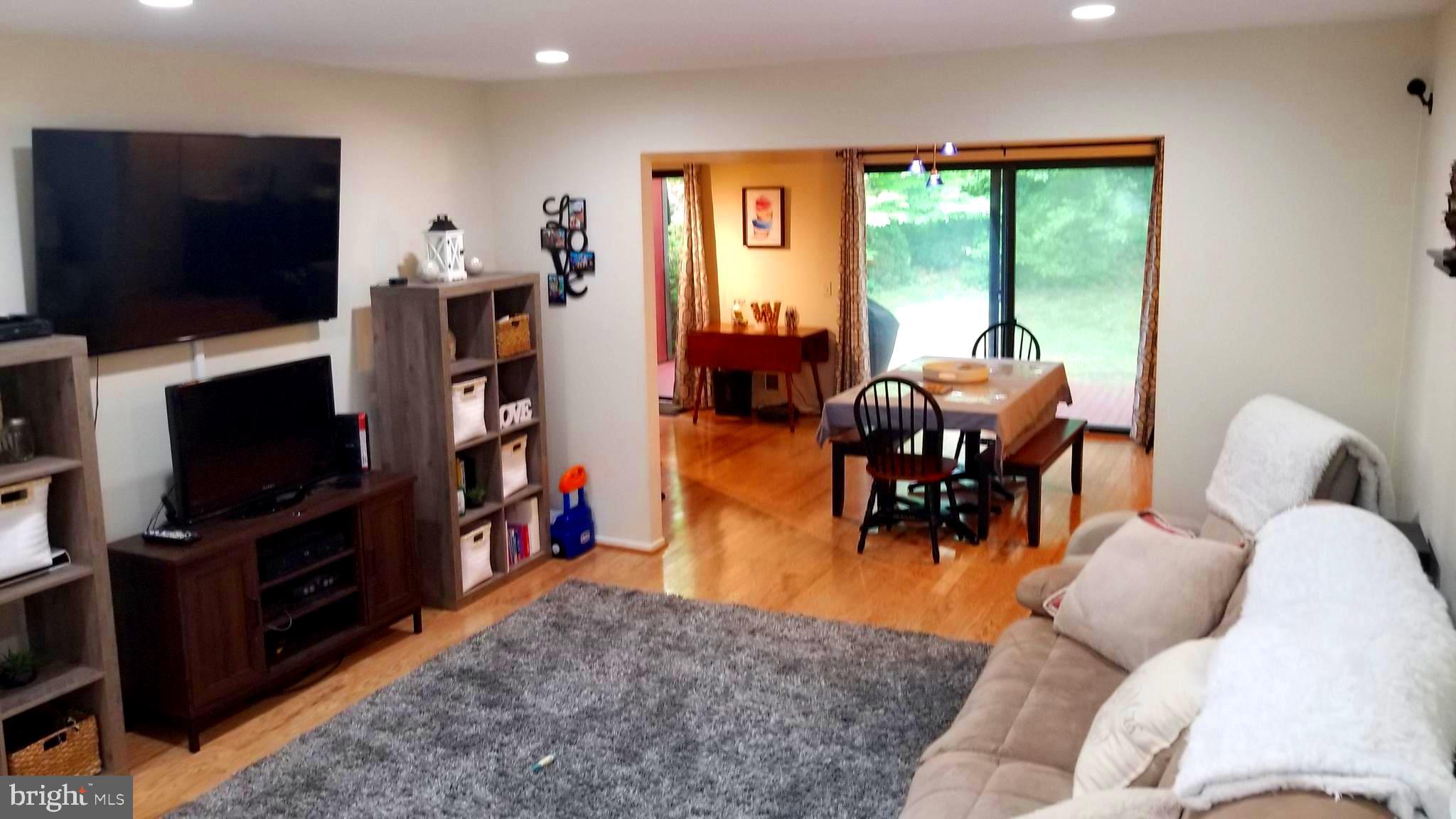 2203 Wheelwright Court Reston, VA 20191 - Photo 3 of 8 Gallery Image 3