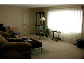 58 D Harvey Road, Unit 4 Londonderry, NH 03053 - Photo 3 of 9