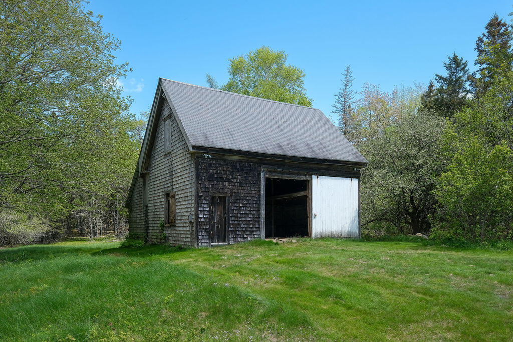 336 Sunset Cross Road Deer Isle, ME 04627 - Photo 37 of 50 336SunsetCrossroad-35