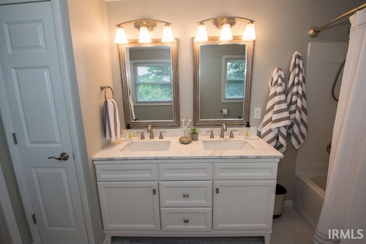 10557 Adams Granger, IN 46530 - Photo 19 of 24 Gallery Image 19