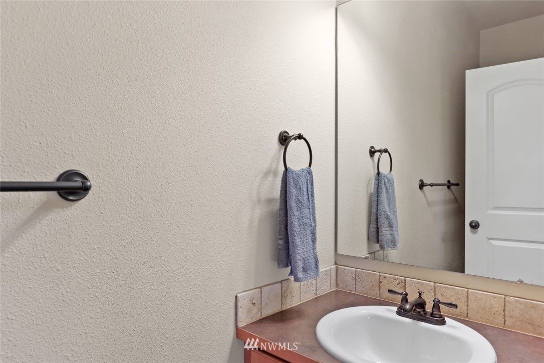517 Field Place Northeast Renton, WA 98059 - Photo 12 of 27 Gallery Image 12
