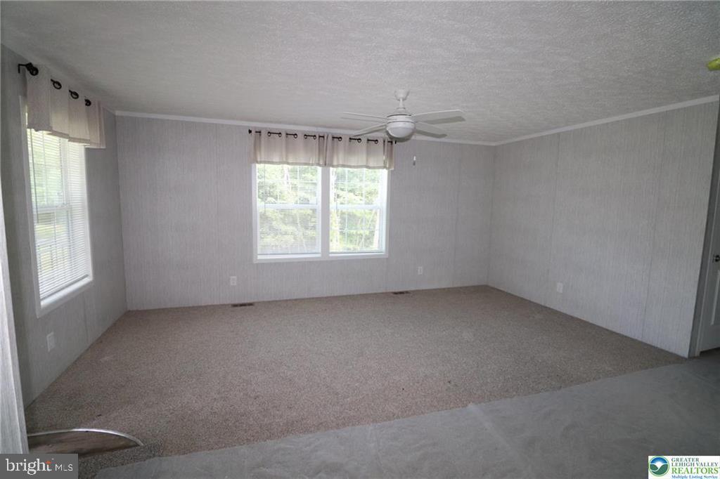 5020 Old Timber Road Stroudsburg, PA 18360 - Photo 4 of 32