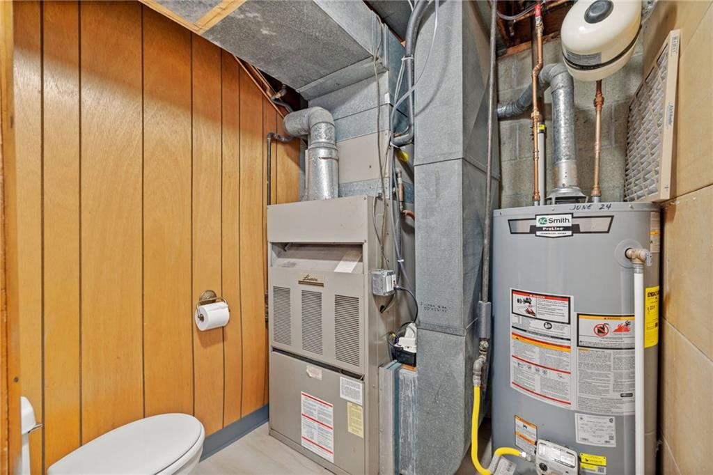 1317 Cathell Road Pittsburgh, PA 15236 - Photo 24 of 32 Utility Room with Pittsburgh Potty