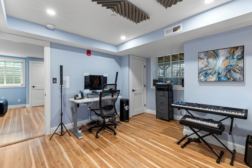 83 High Street, Unit 4 Ipswich, MA 01938 - Photo 22 of 35