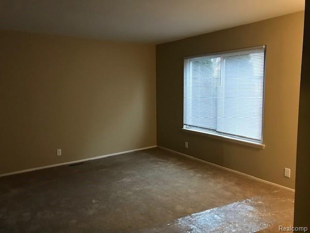 8401 18 18 Mile Road, Unit 27C Sterling Heights, MI 48313 - Photo 17 of 35