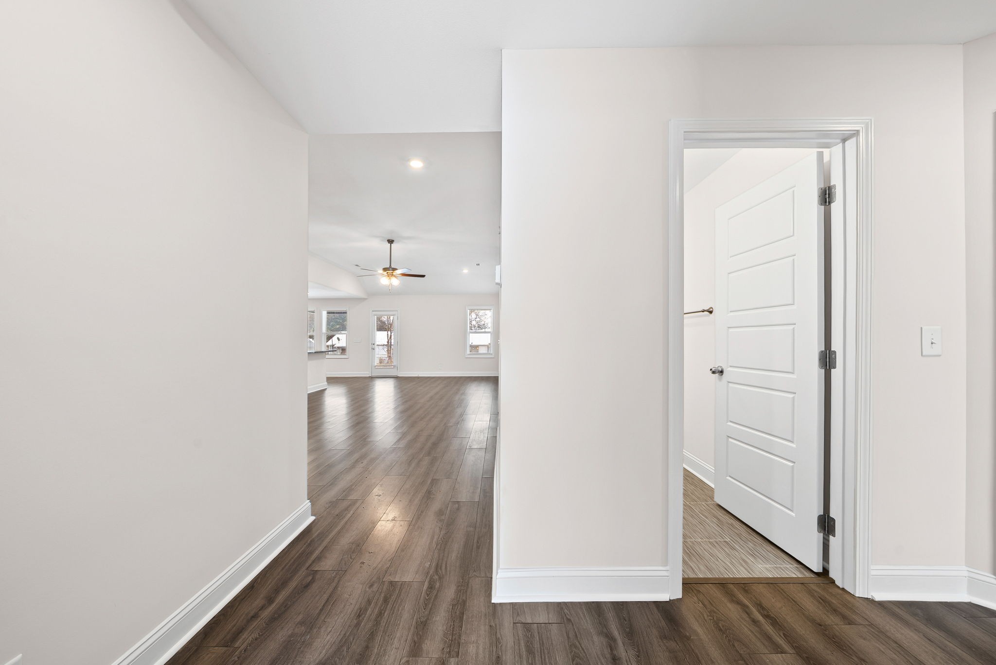 214 King Road Clarksville, TN 37042 - Photo 4 of 31