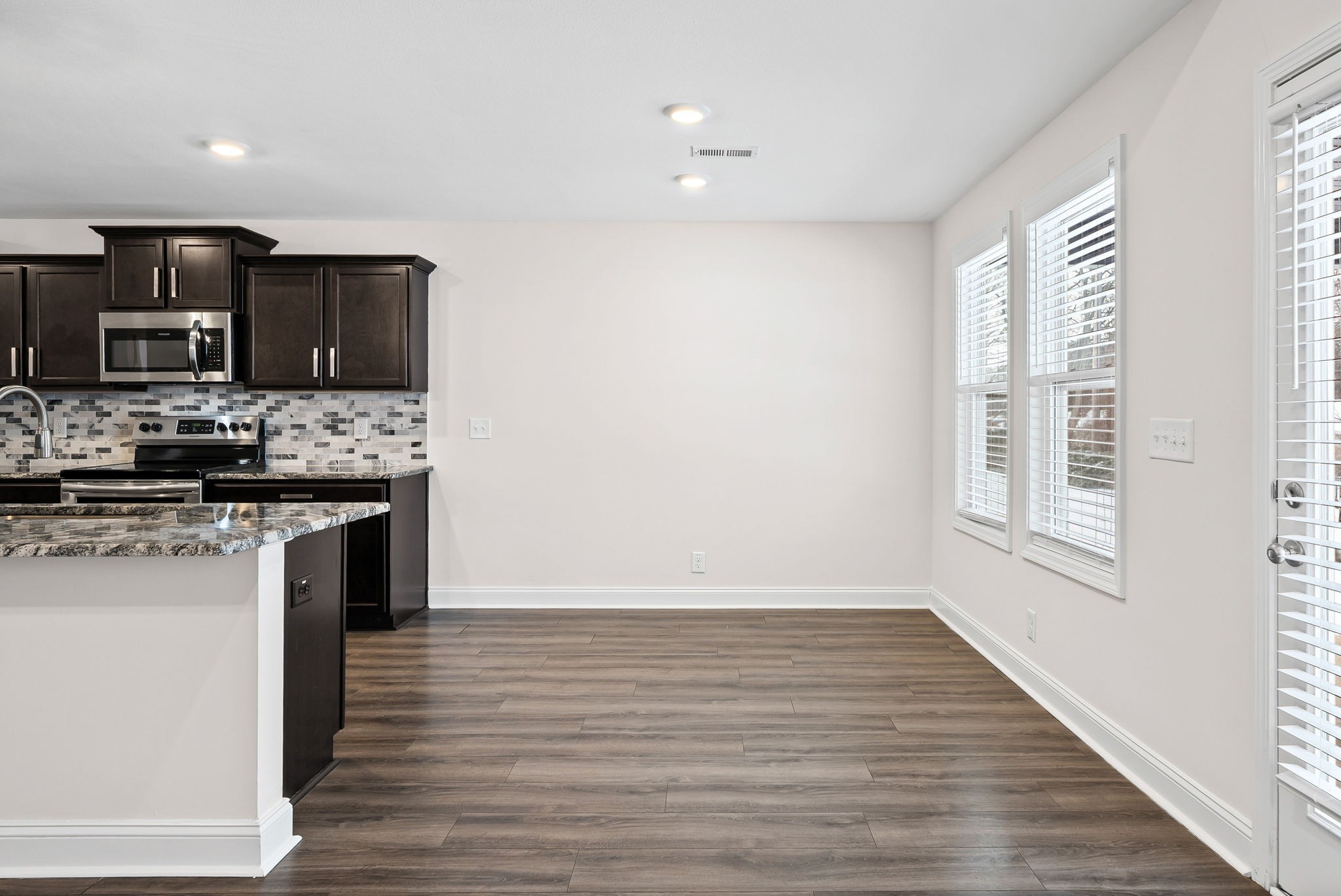 214 King Road Clarksville, TN 37042 - Photo 8 of 31