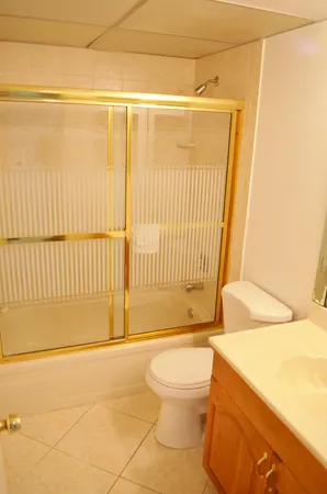 $1,800 | 5220 Las Verdes Circle, Unit 211, Delray Beach, FL 33484