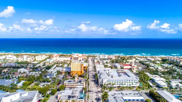 $1,800 | 5220 Las Verdes Circle, Unit 211, Delray Beach, FL 33484