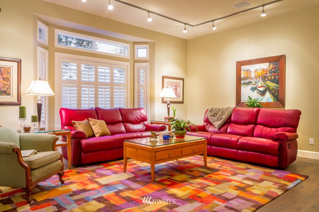 23766 Northeast Greens Crossing Road Redmond, WA 98053 - Photo 2 of 25 Gallery Image 2