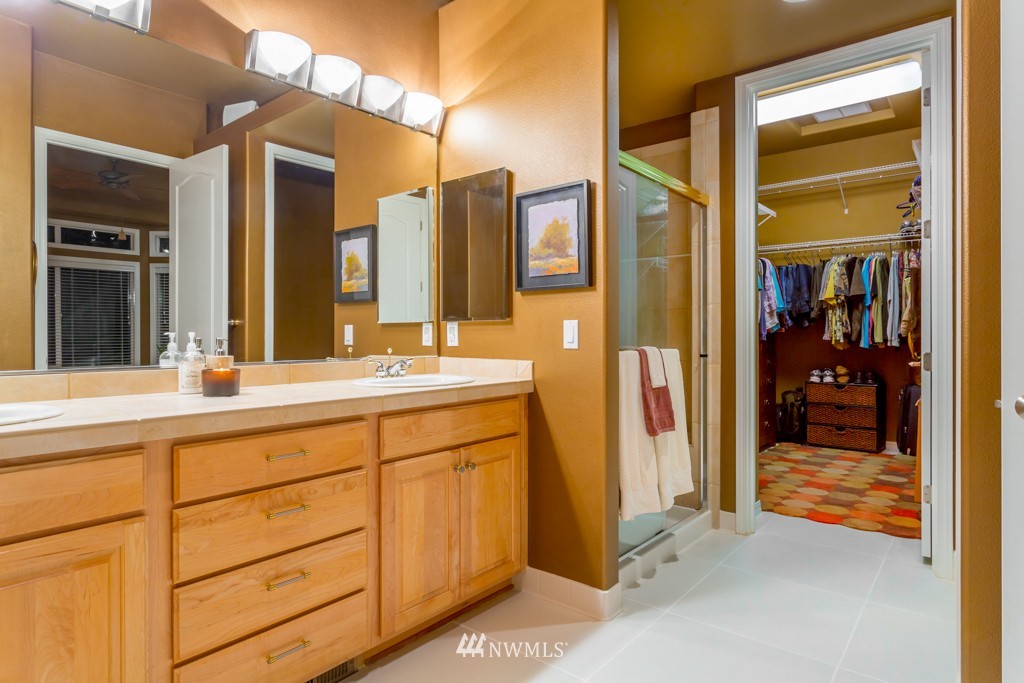 23766 Northeast Greens Crossing Road Redmond, WA 98053 - Photo 13 of 25 Gallery Image 13