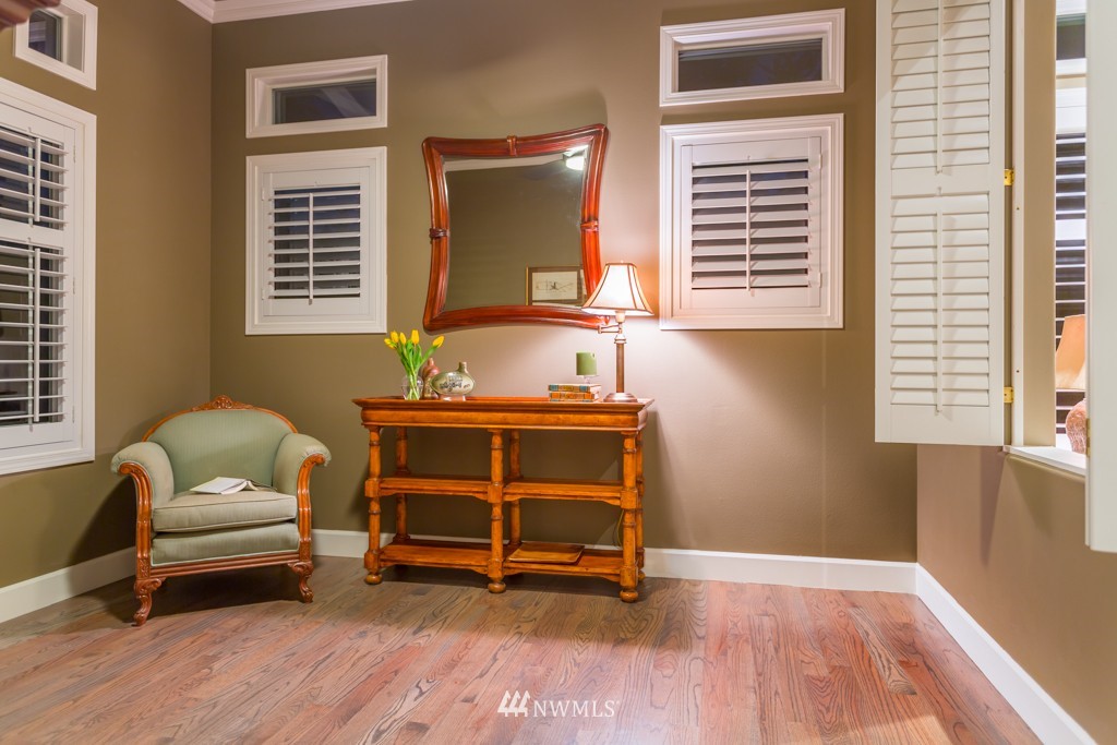23766 Northeast Greens Crossing Road Redmond, WA 98053 - Photo 17 of 25 Gallery Image 17
