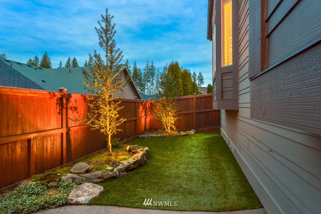 23766 Northeast Greens Crossing Road Redmond, WA 98053 - Photo 9 of 25 Gallery Image 9