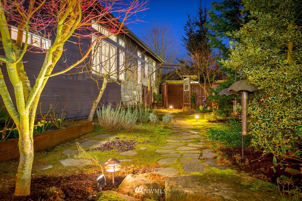 23766 Northeast Greens Crossing Road Redmond, WA 98053 - Photo 10 of 25 Gallery Image 10