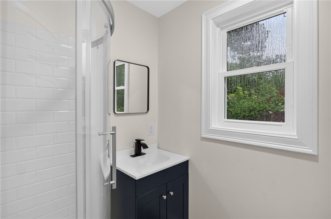 68 Uncas Street Warwick, RI 02889 - Photo 20 of 43