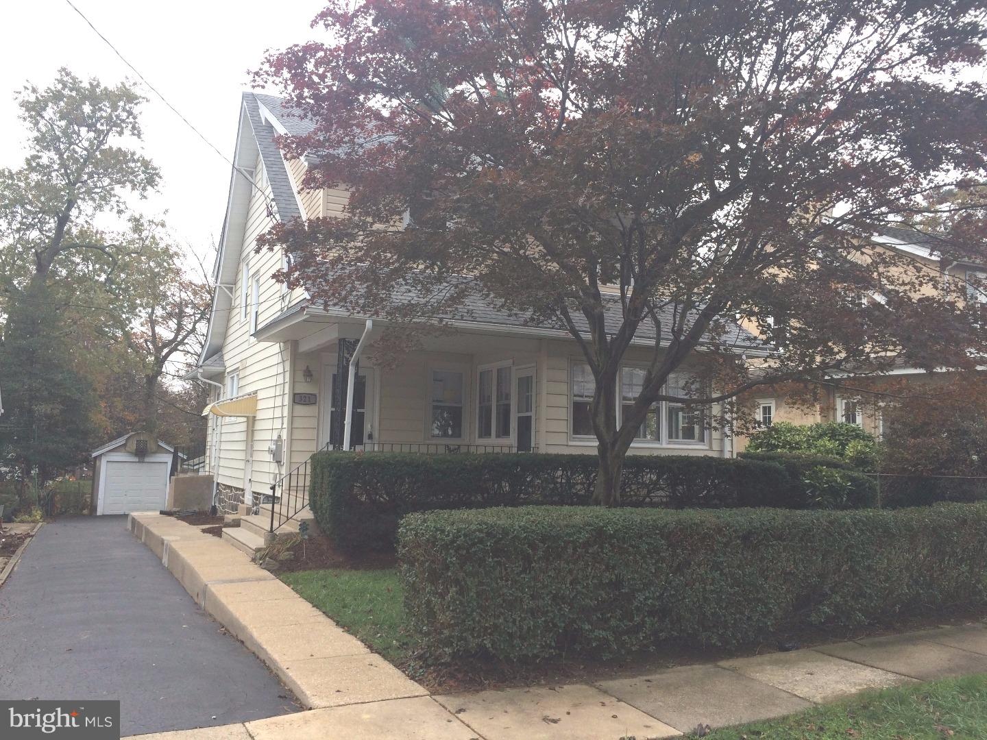 321 Oxford Road Havertown, PA 19083 - Photo 1 of 25 Front Yard