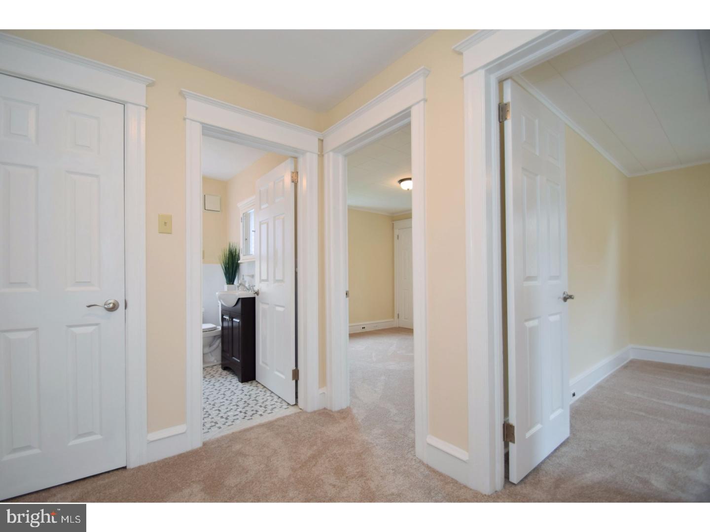 321 Oxford Road Havertown, PA 19083 - Photo 12 of 25 Hallway