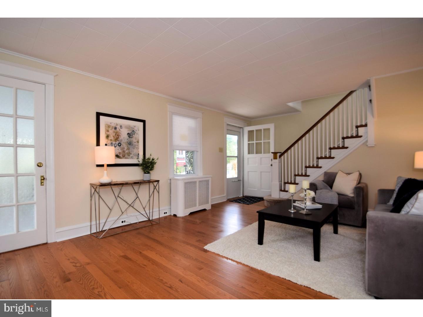 321 Oxford Road Havertown, PA 19083 - Photo 4 of 25 Living Room