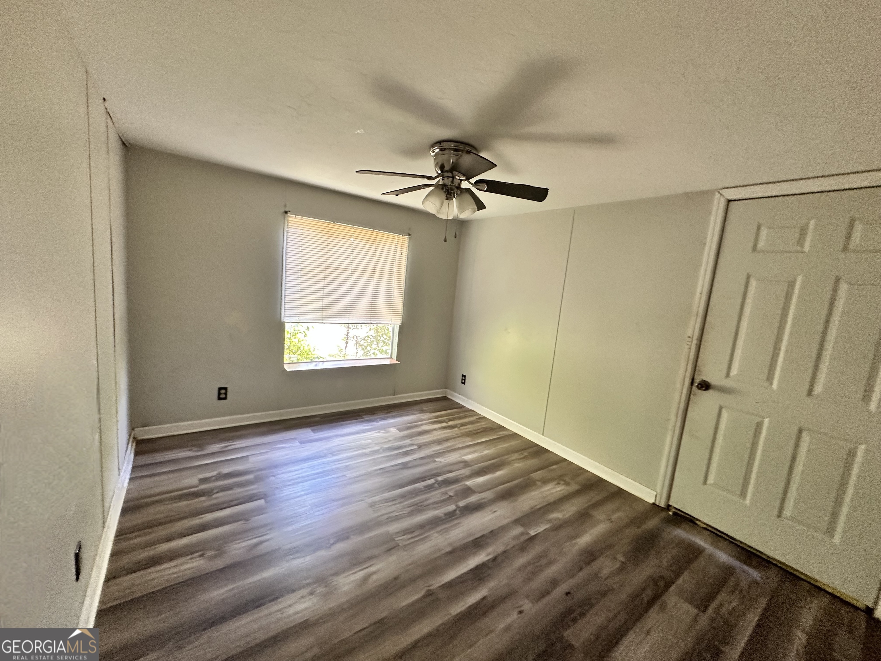 4523 Mockingbird Lane Waycross, GA 31503 - Photo 5 of 36
