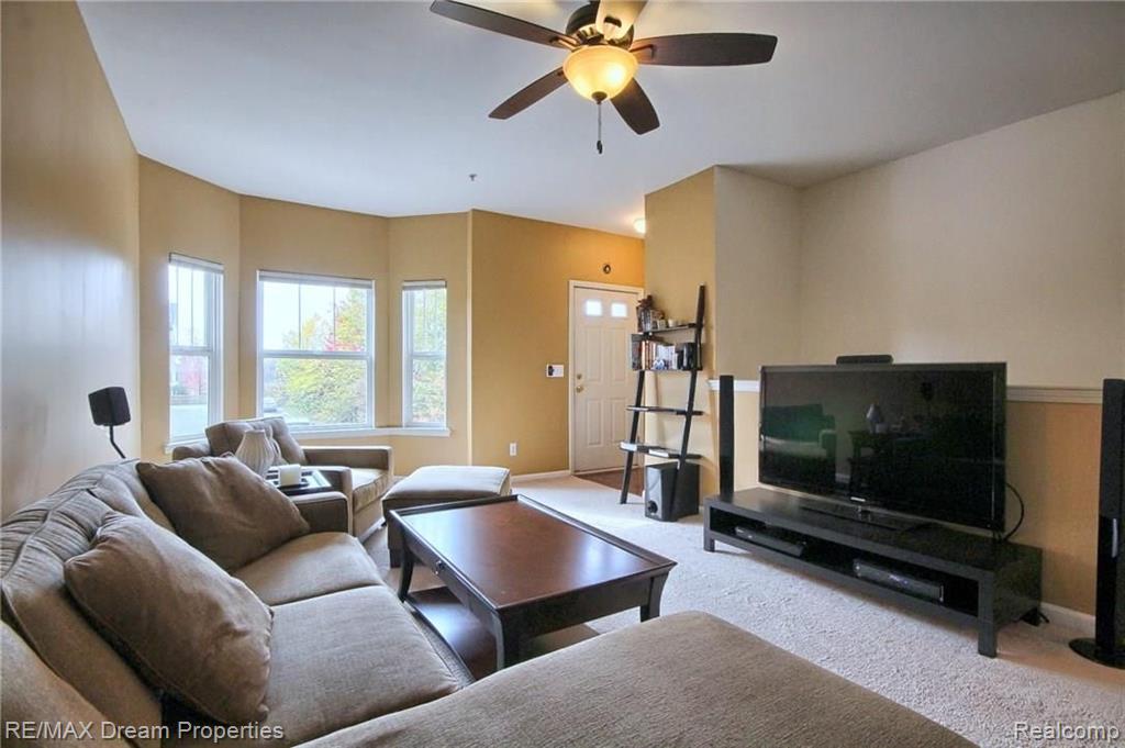 41584 Hamlet Lane Novi, MI 48375 - Photo 16 of 26