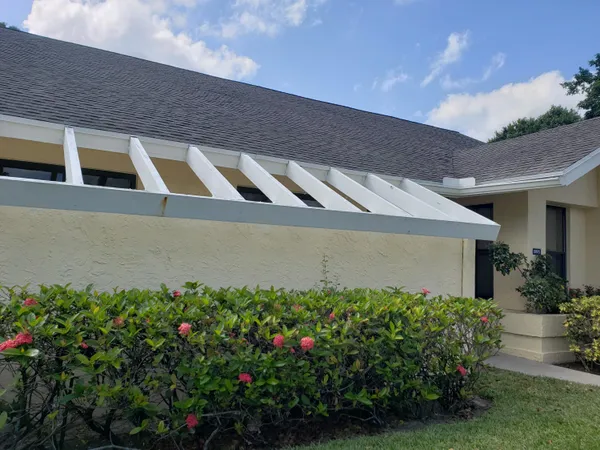 $2,300 | 10875 Lake Front Place, Boca Raton, FL 33498