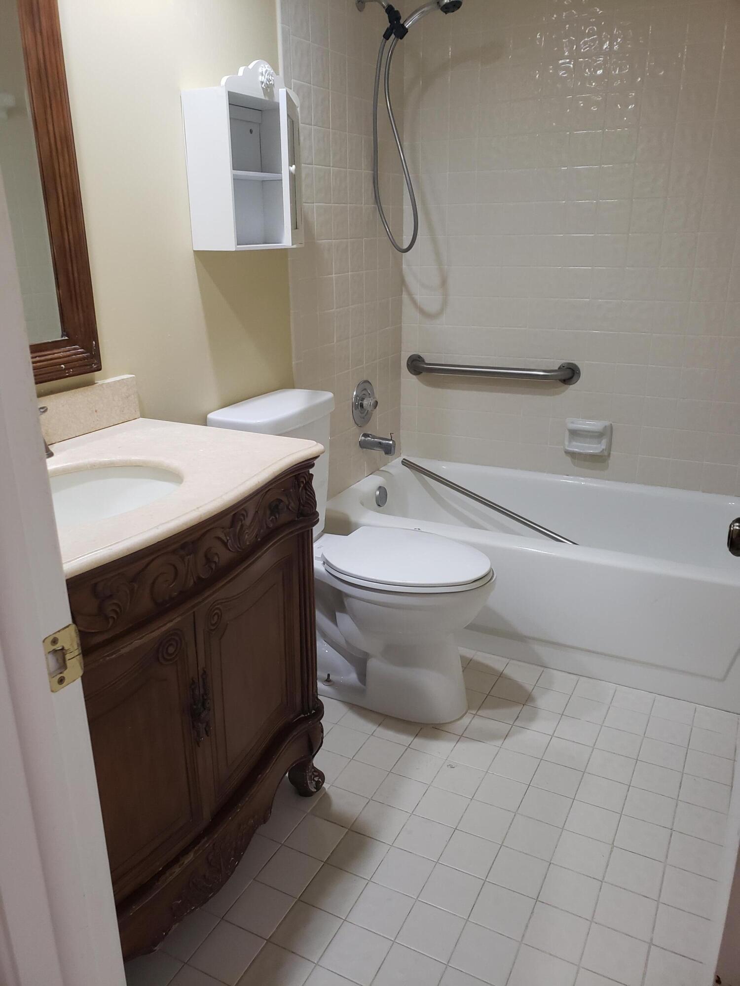 10875 Lake Front Place Boca Raton, FL 33498 - Photo 17 of 20 2nd bath