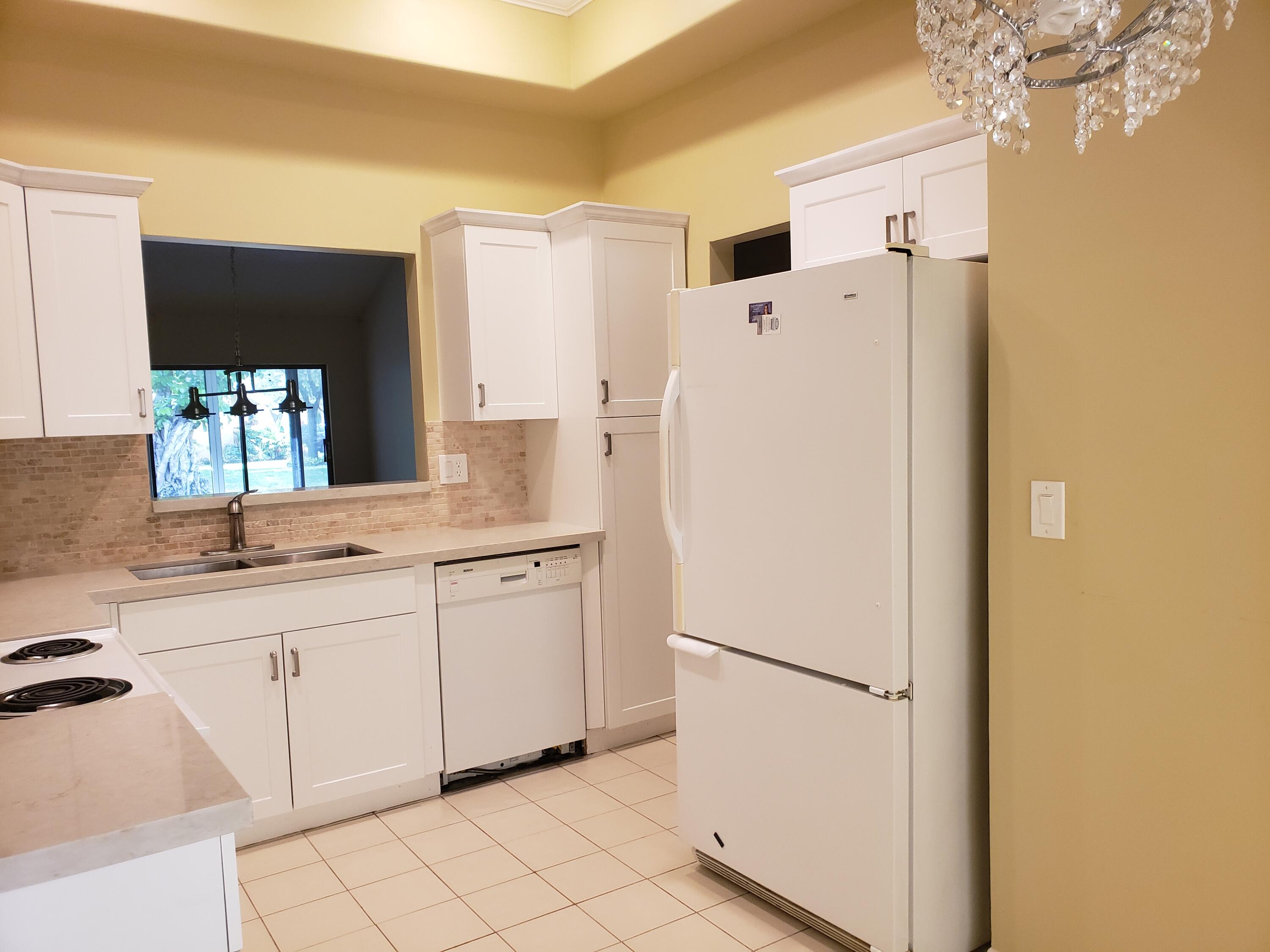 10875 Lake Front Place Boca Raton, FL 33498 - Photo 2 of 20 Lovely Updated Kitchen