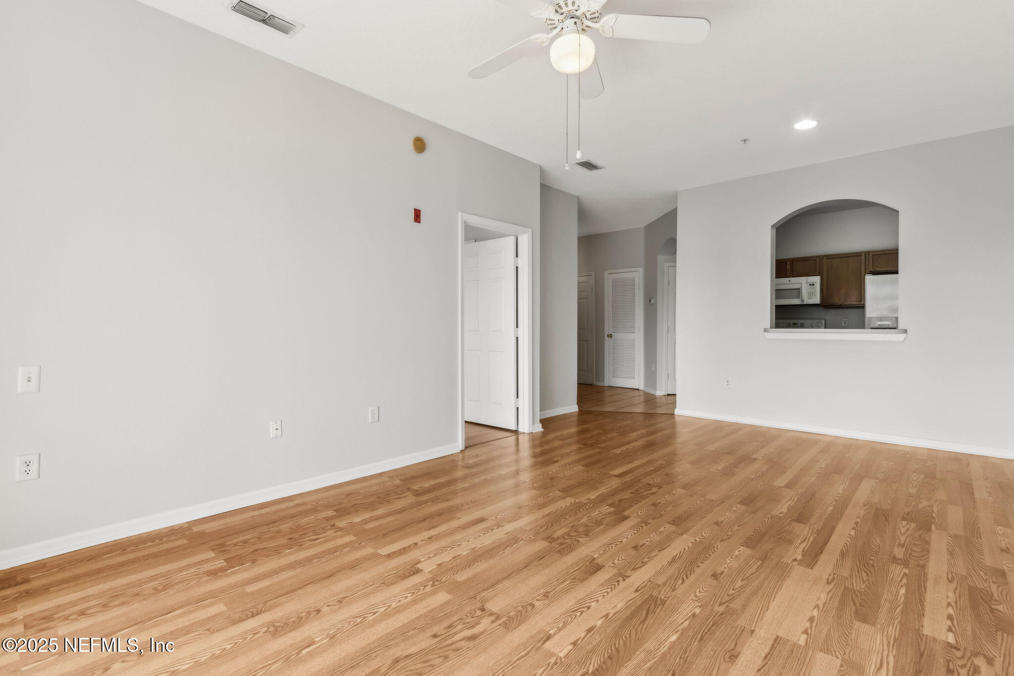 10550 Baymeadows Road, Unit 728 Jacksonville, FL 32256 - Photo 14 of 41 LIVING/DINING VIEW TO KITCHEN VIEW 2