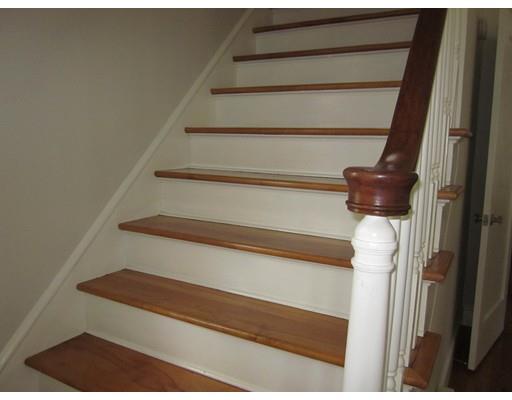 107 Gillette Avenue Springfield, MA 01118 - Photo 15 of 34