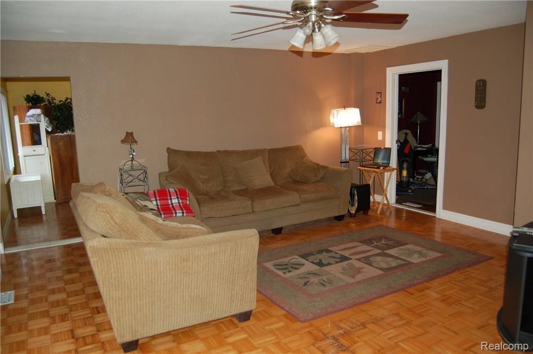 50820 Geddes Road Canton, MI 48188 - Photo 9 of 21 DSC_1366.JPG