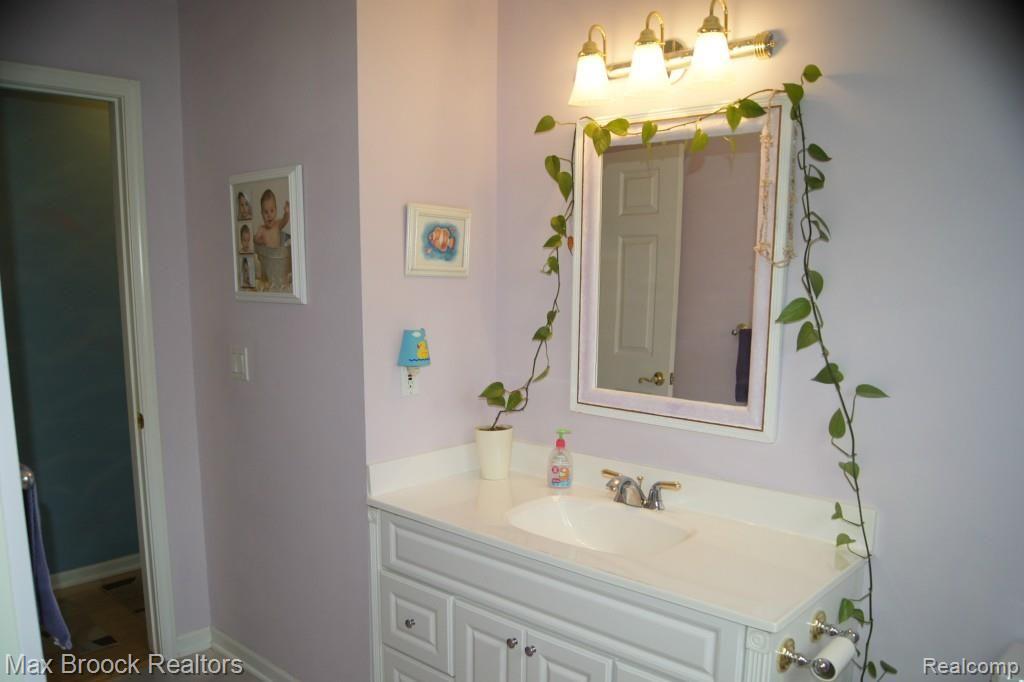 25675 Farmbrook Road Southfield, MI 48034 - Photo 29 of 58 2014-07-12 2014-07-12 001 071.jpg