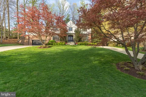 $2,700,000 | 7204 Loch Lomond Drive, Bethesda, MD 20817